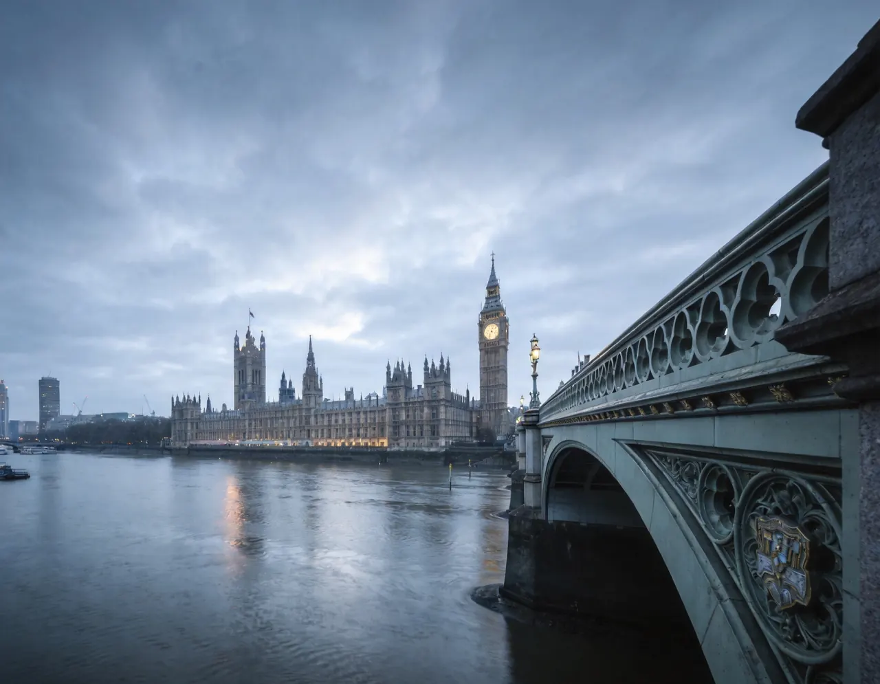 Big Ben atmospheric destination scene for pet portraits