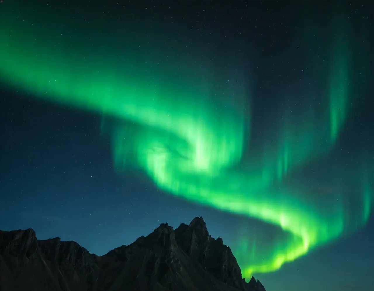 Northern Lights dramatic travel backdrop for pets